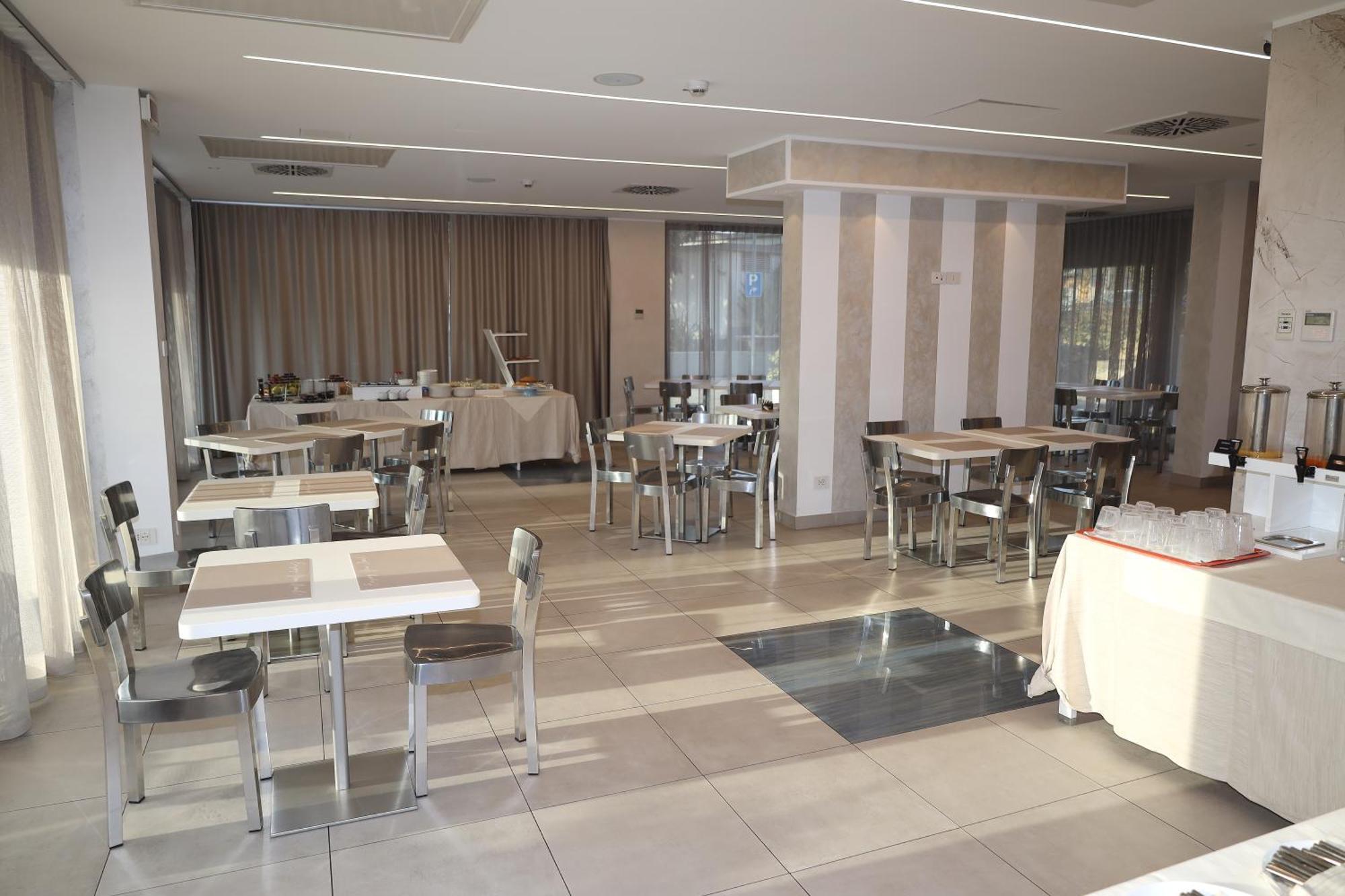 One Hotel & Restaurant Dalmine Exteriér fotografie
